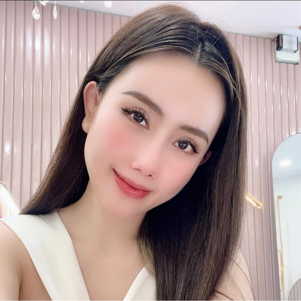 Caroline Trần Profile Picture